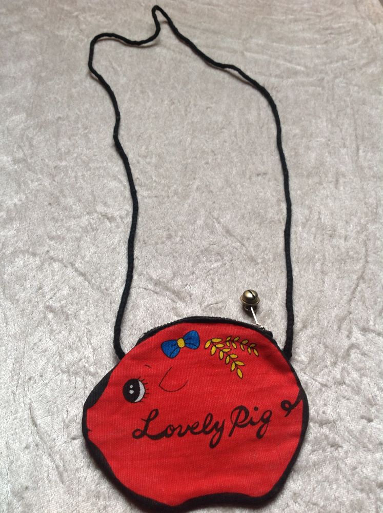 COLLIER PORTE MONNAIE BIJOUX etc PIG GRELOT Envoi Possible
3 Tr�gunc (29)