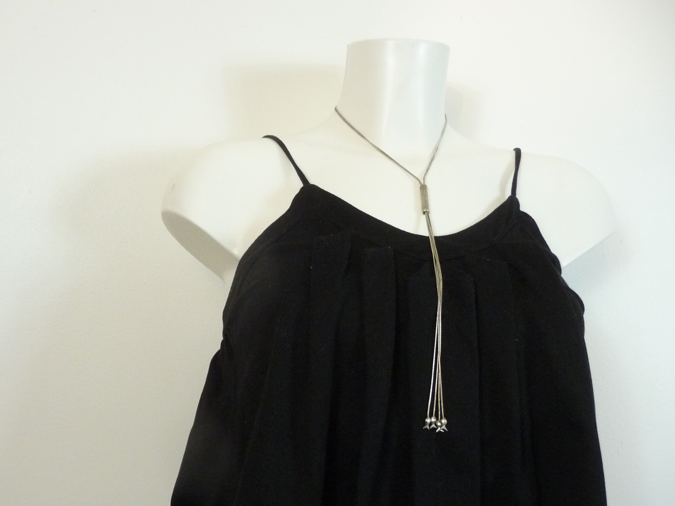 Collier/ Sautoir M�tal Vieilli Argent� Doubl� et 4 Poissons 12 Paris 15 (75)