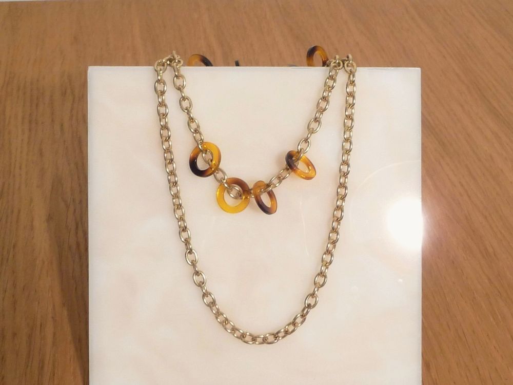 Collier/ Sautoir en M�tal Dor� avec Breloques Rondes 12 Paris 15 (75)