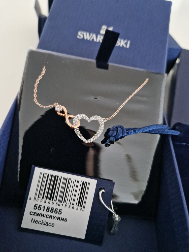 Collier swarovski infinity c?ur neuf 80 Saint-Andr�-lez-Lille (59)