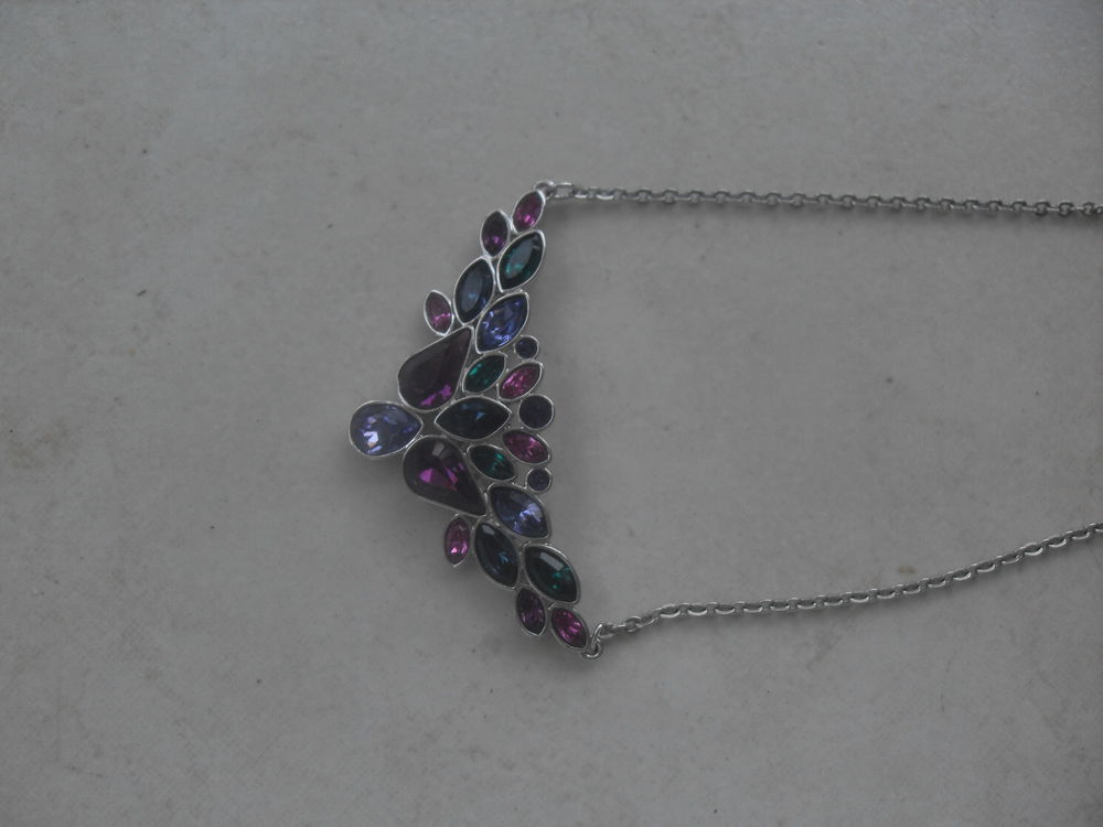 Collier Swarovski 28 Saint-Germain-au-Mont-d'Or (69)