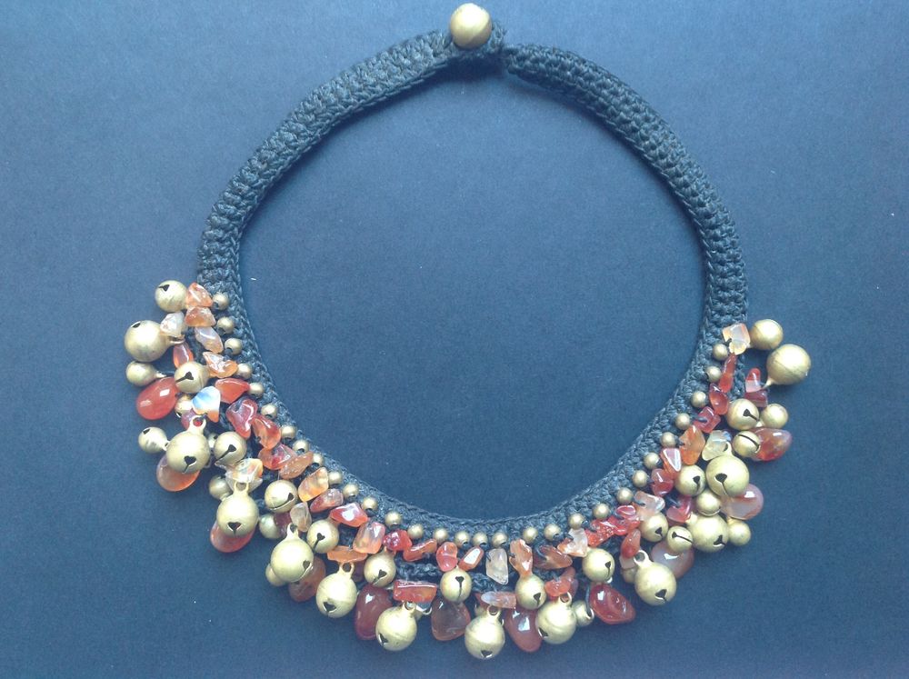 COLLIER TISS� LONGUEUR 37 cm INCRUST� D'AMBRES Envoi Possibl 30 Tr�gunc (29)