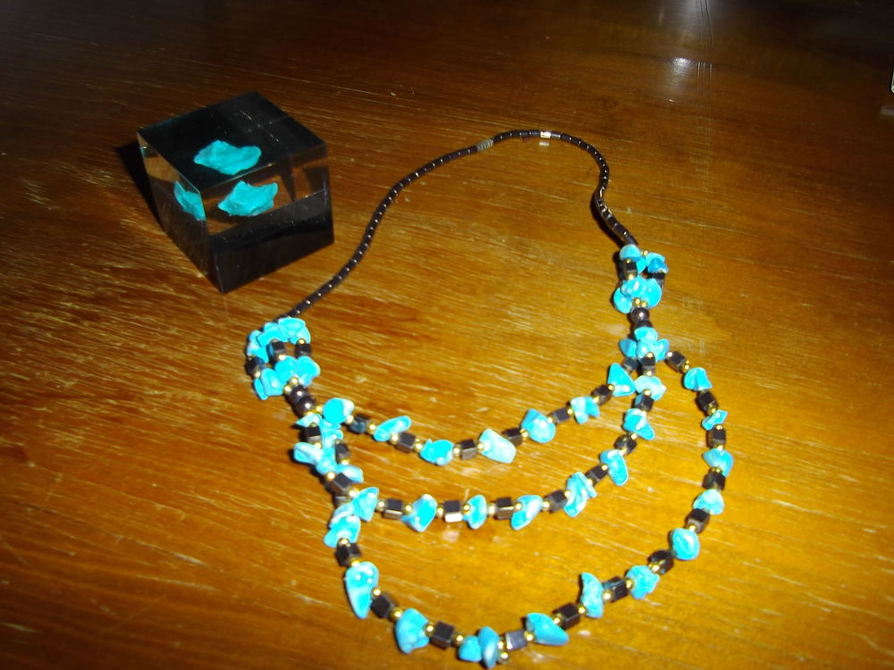 collier turquoise 0 Sept�mes-les-Vallons (13)