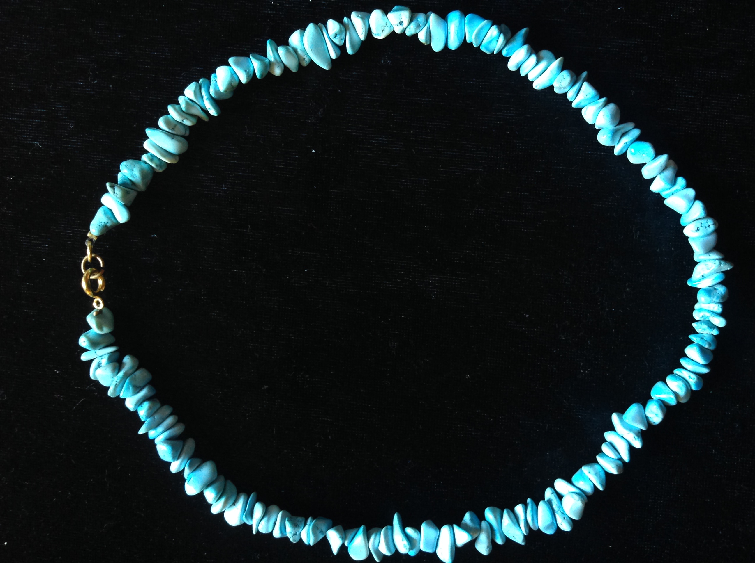 COLLIER EN TURQUOISES NATURELLES DE 42 cm Envoi Possible 25 Tr�gunc (29)