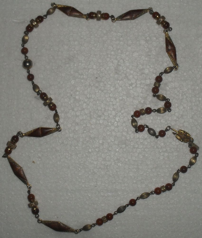 Collier VINTAGE en tr�s bon �tat. 14 Montreuil (93)