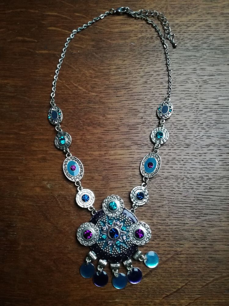 Collier
5 Barentin (76)