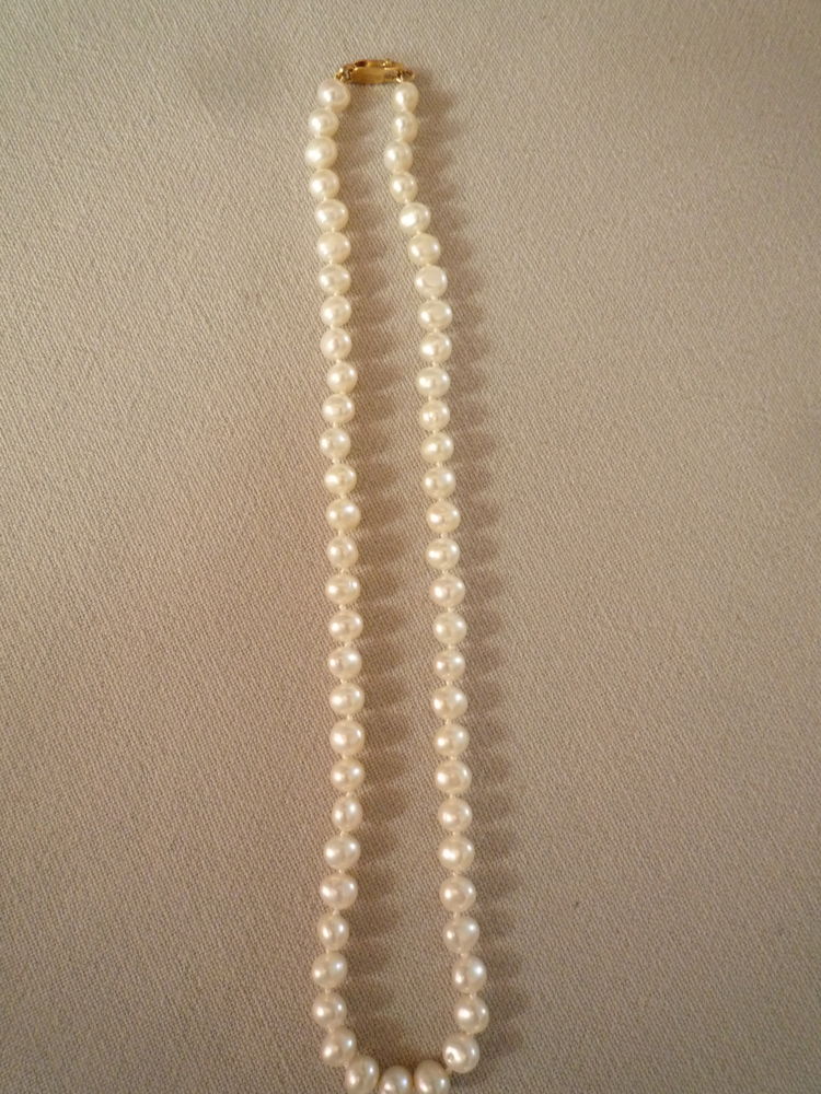 Collier. 300 Roncq (59)
