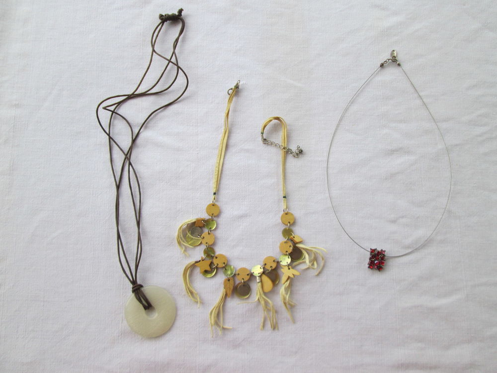 Lot de 3 colliers bijoux fantaisie 8 Chauriat (63)