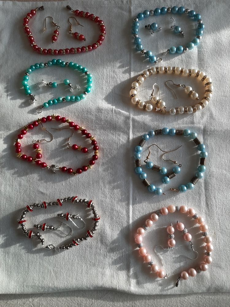 8 colliers et boucles d'oreilles fantaisie 5 Plouvorn (29)