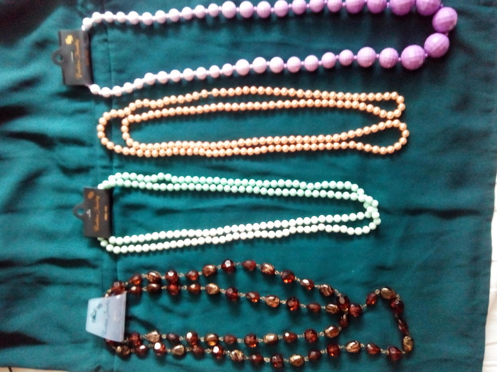 1 Lot 4 Colliers fantaisies neufs 8 Valenciennes (59)