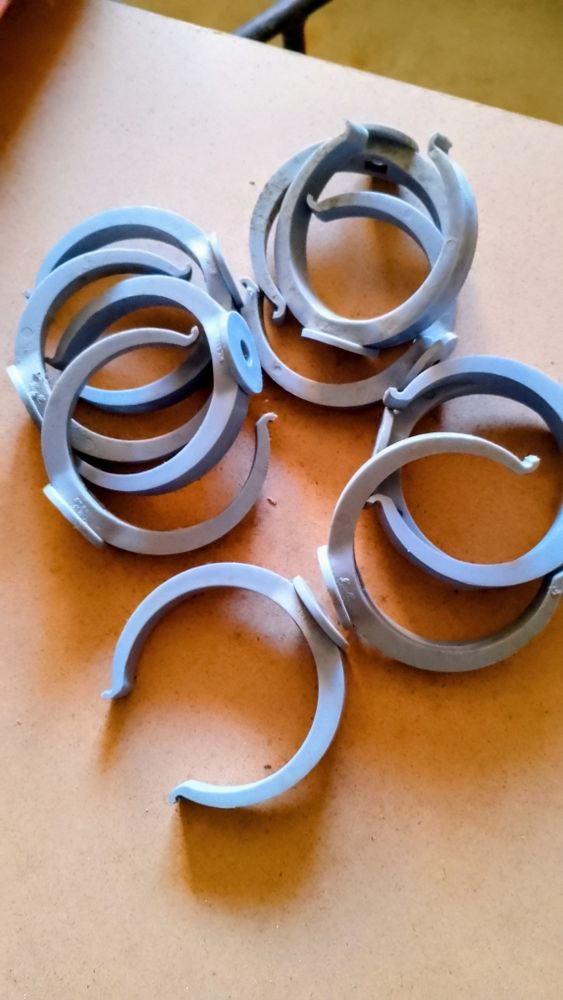 Colliers  pour  tuyaux en P.V.C. � 80 6 Eauze (32)