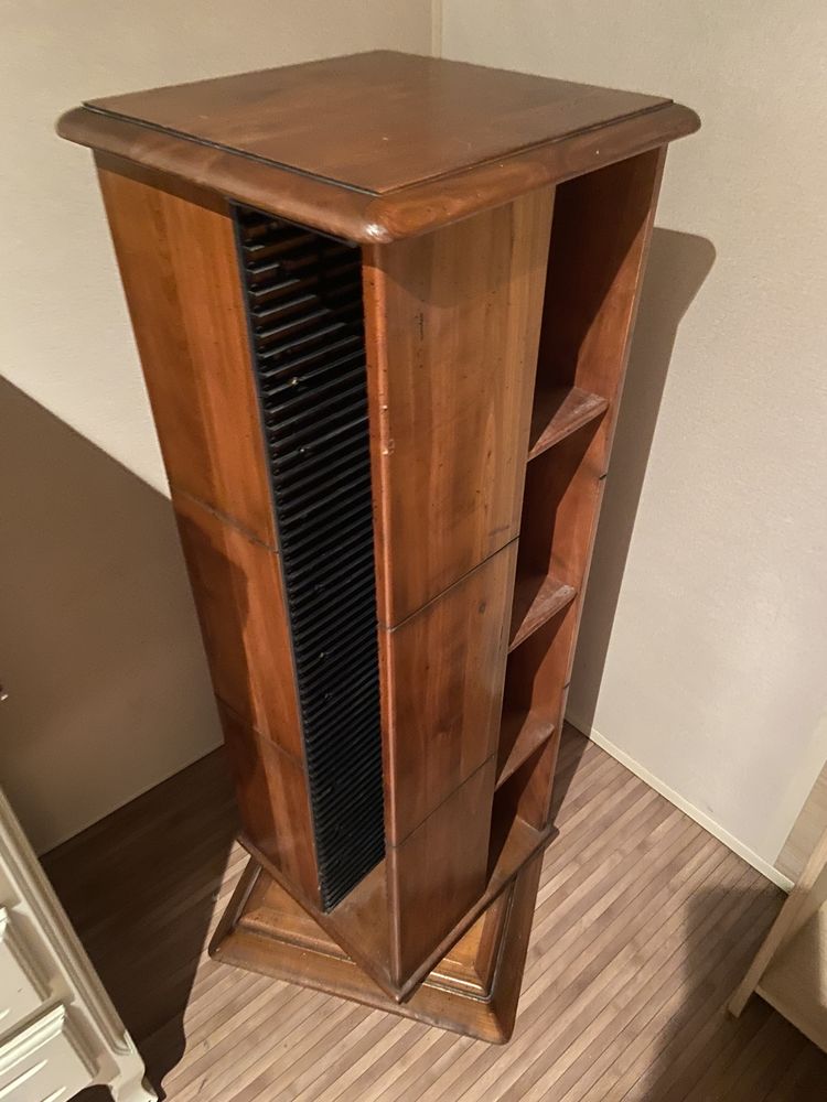 Colonne a CD en ch�ne massif tournante 0 Vaux-le-P�nil (77)