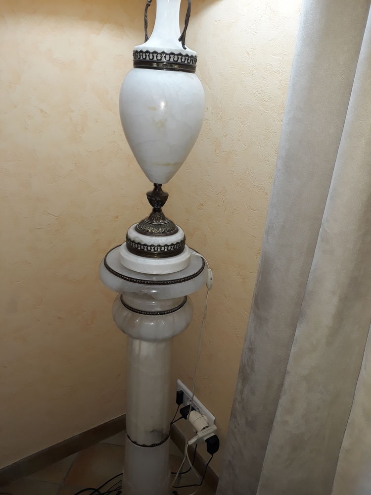 colonne et lampe alb�tre 80 Margency (95)