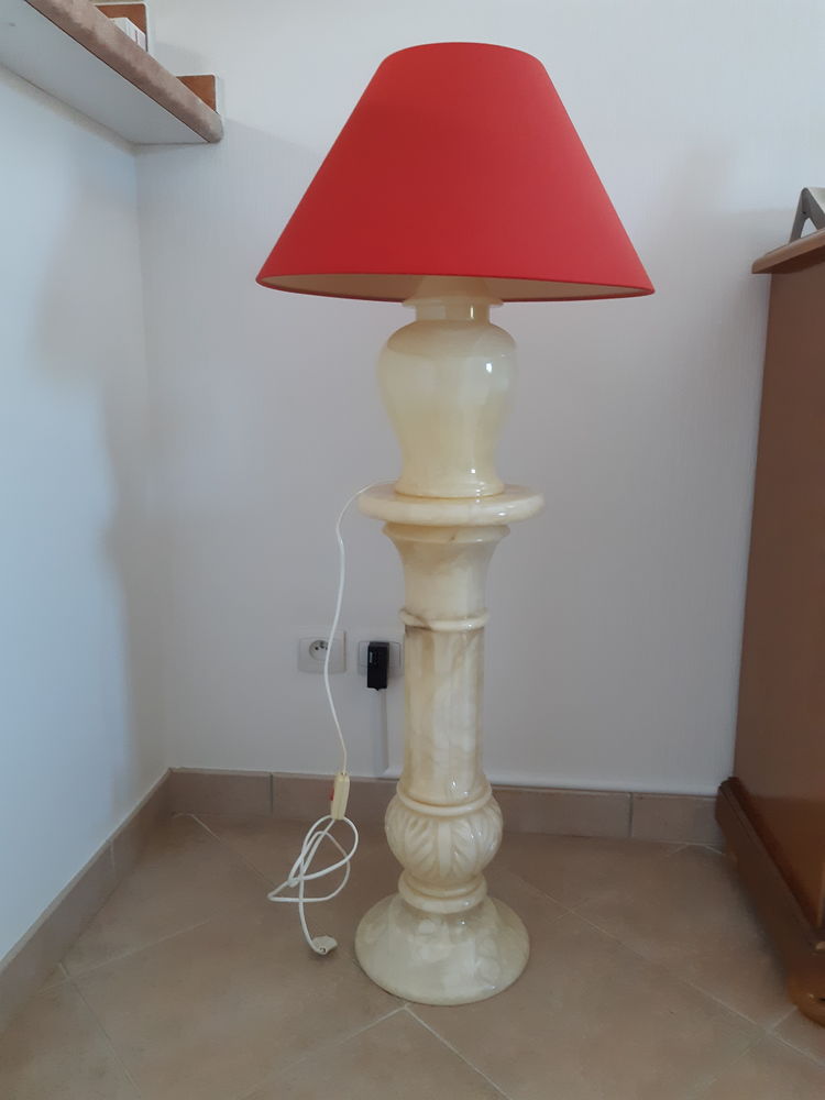 colonne et lampe en alb�tre 50 Sauveterre (81)