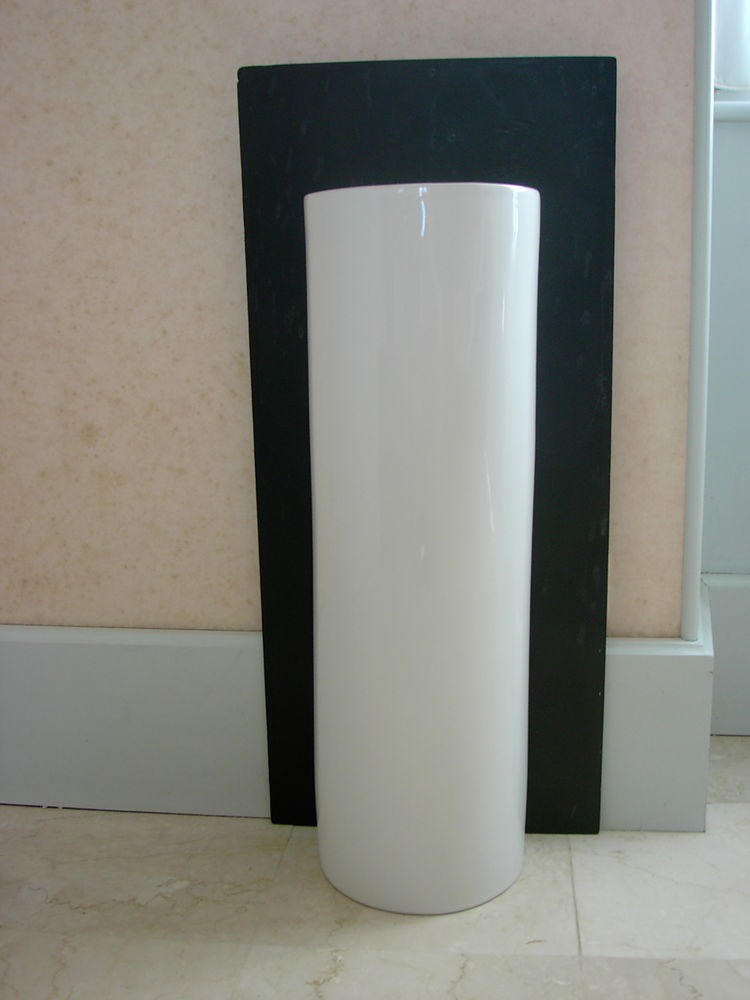 Colonne de lavabo 10 Saint-Germain-du-Puy (18)