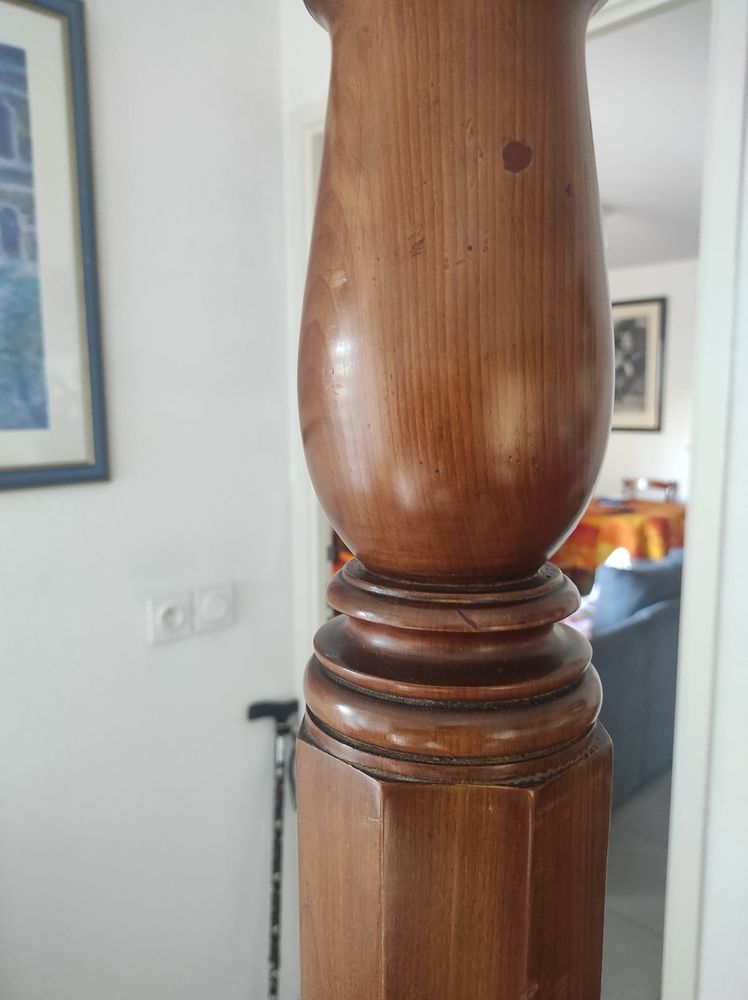 Lit a colonne Mahogany 700 Hendaye (64)