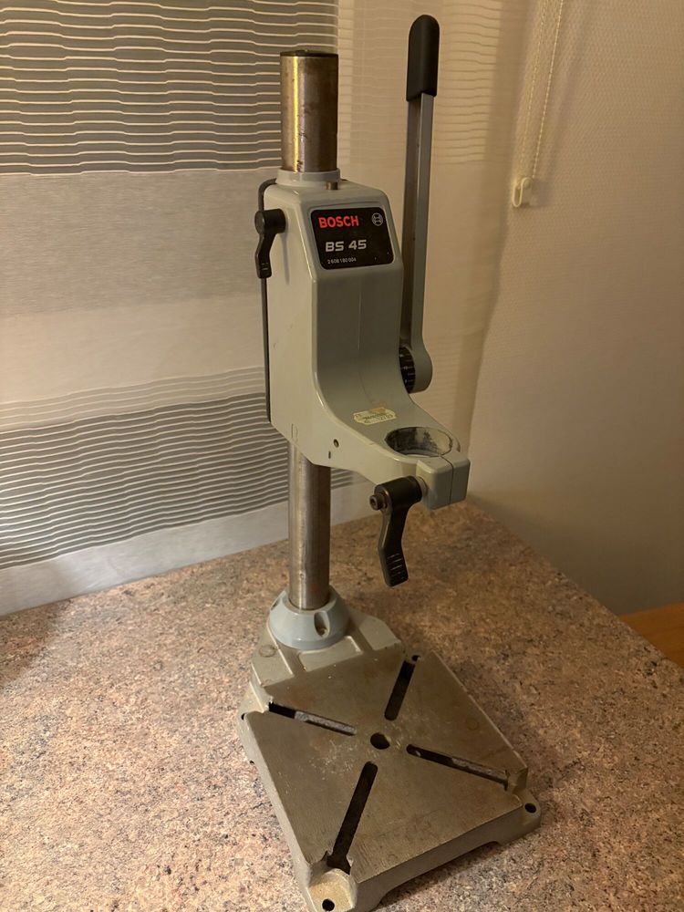 Colonne pour perceuse marque Bosch 25 Strasbourg (67)