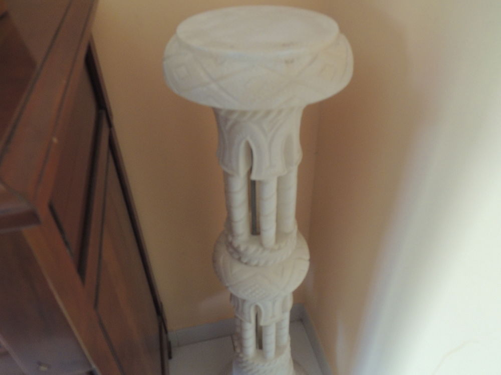 COLONNE 25 Pernes-les-Fontaines (84)