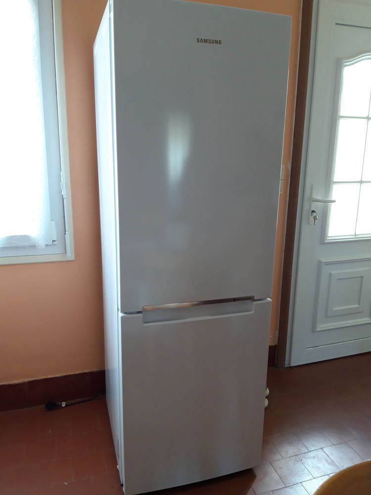 Combi r�frig�rateur/cong�lateur 300 Saint-Martin-de-Fontenay (14)