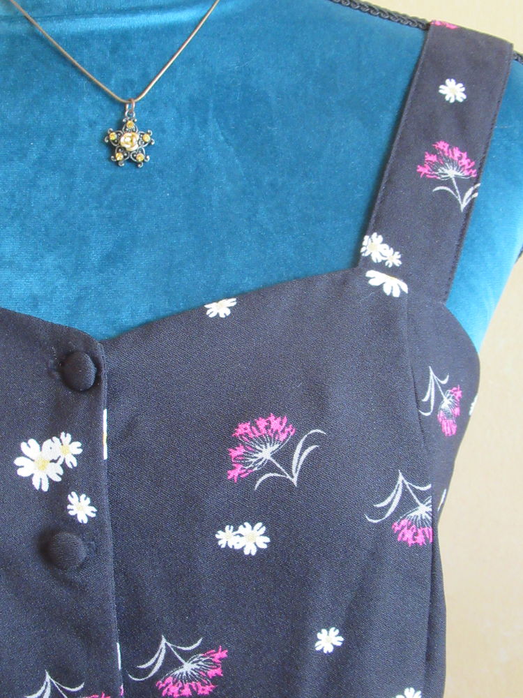 Combi-short noir � fleurs - Mungo - Taille M (NEUF) 18 Livry-Gargan (93)