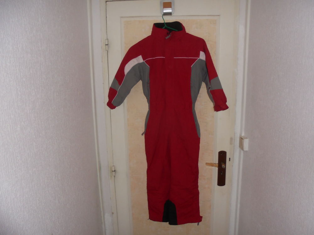 combinaison de ski enfant rouge taille 6 ans go sport 30 Colombes (92)