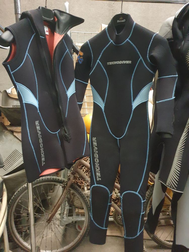 combinaison int�grale TEKNODIVER POLAR 7mm + surveste 5mm F 150 Tours (37)