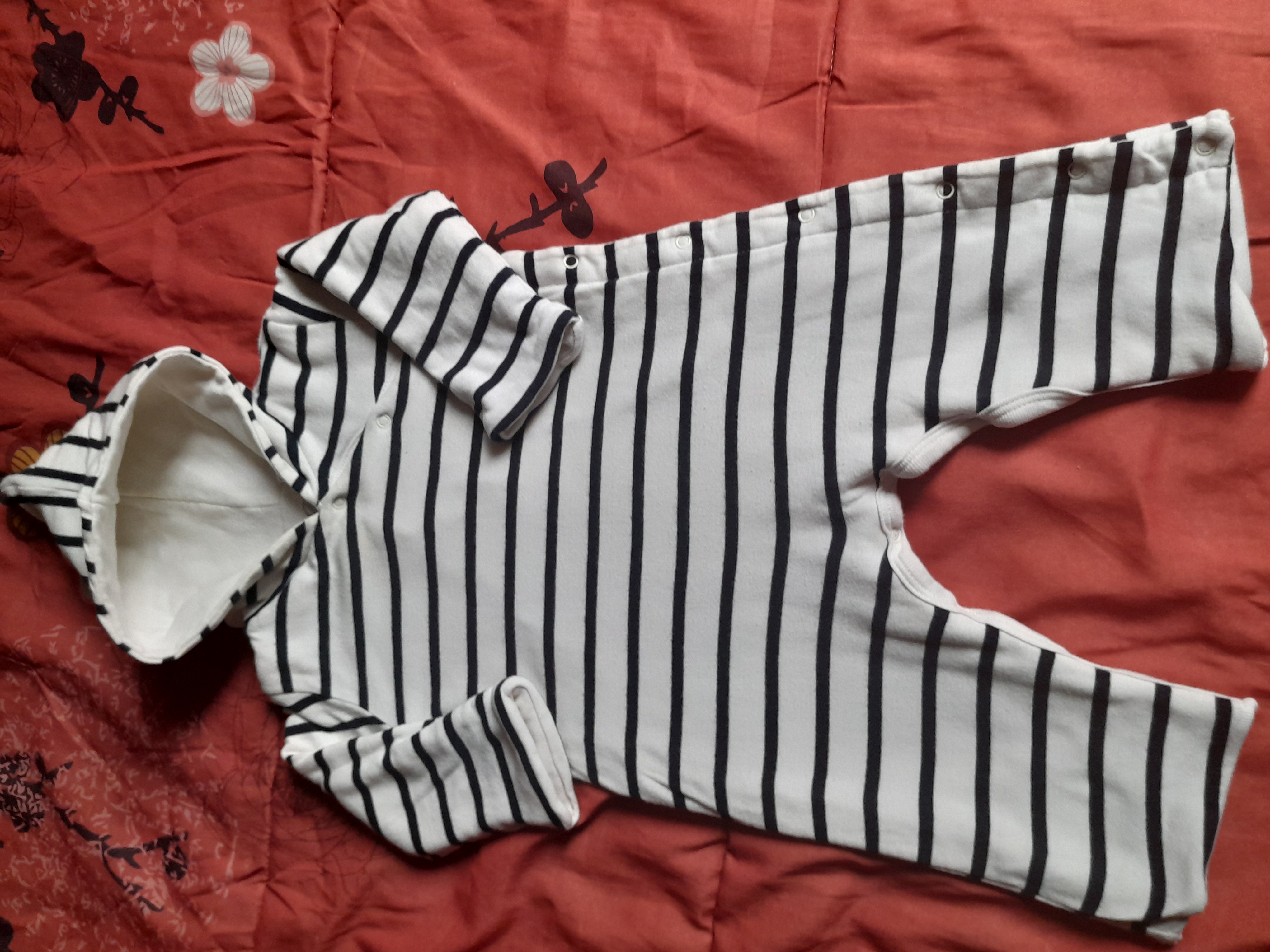 Combinaison 6 mois b�b� 10 Gentilly (94)