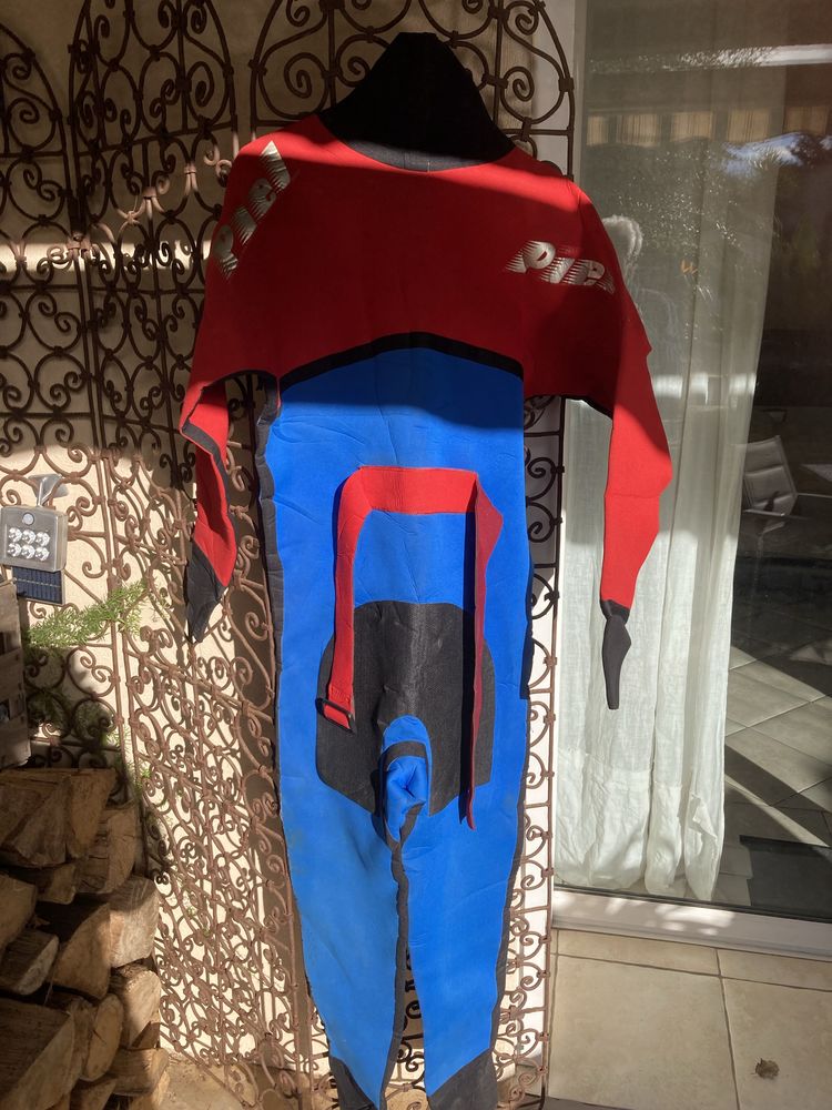 Combinaison de plong�e   PIEL   35 Six-Fours-les-Plages (83)