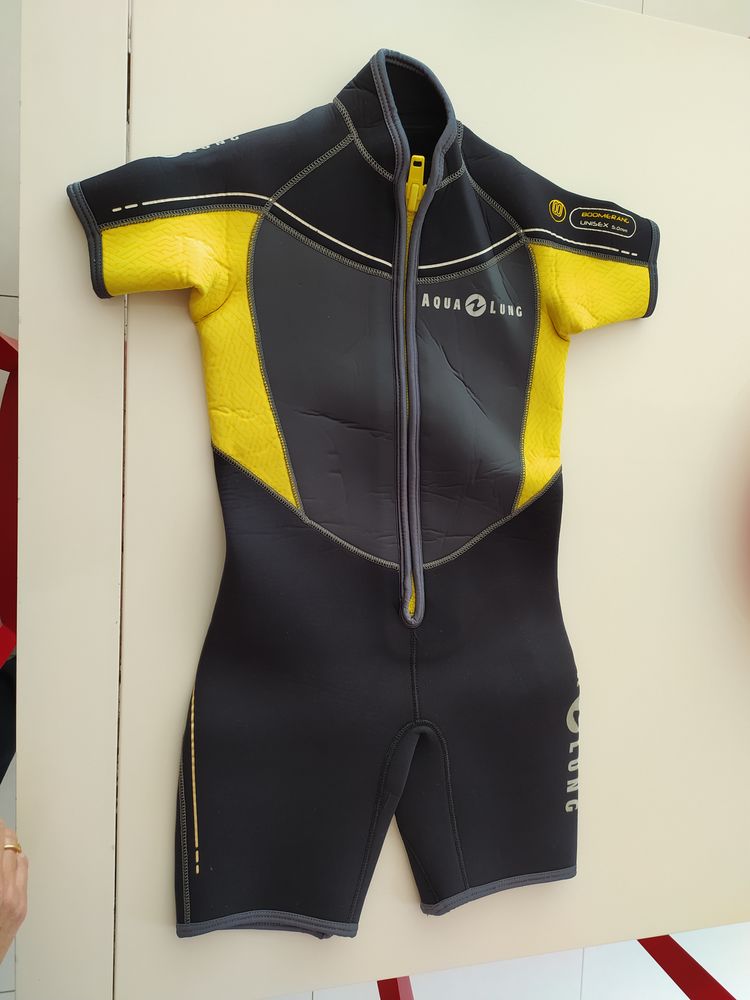 COMBINAISON PLONG�E SHORTY ENFANT 50 Menton (06)