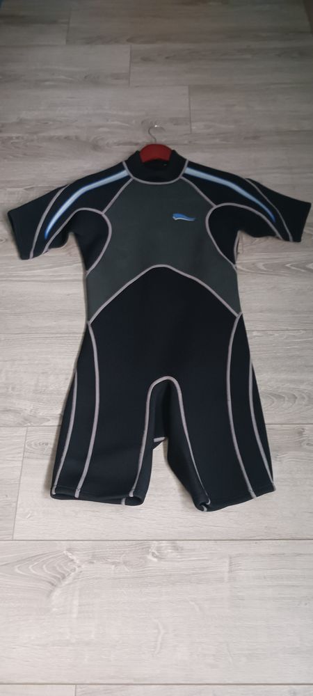COMBINAISON DE PLONGEE SHORTY EN NEOPRENE NOIR TAILLE S. 5 Fr�vent (62)