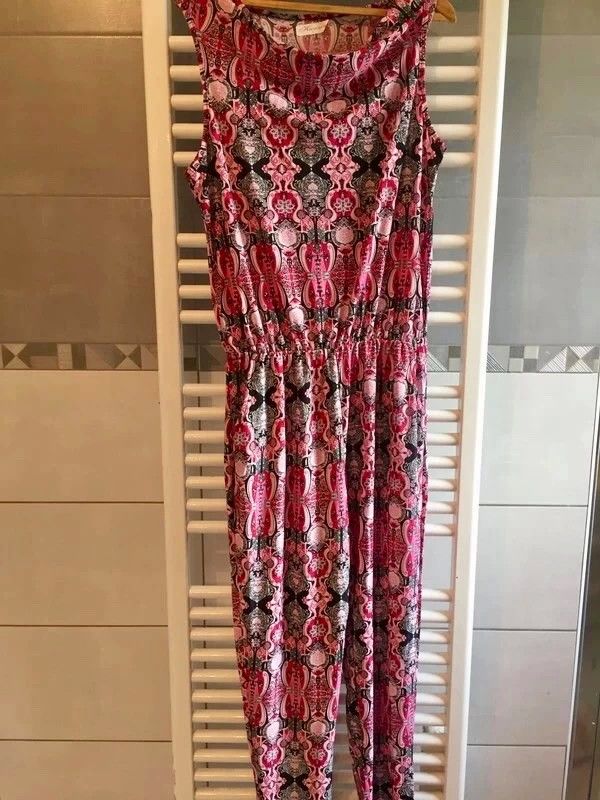 Combinaison � taille �lastique neuve taille L � 15 euros
15 Laura�t (32)