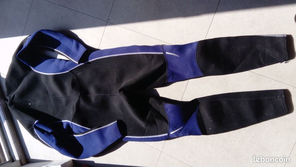 Combinaison Tribord. Noir et bleu. 20 Saint-Abraham (56)