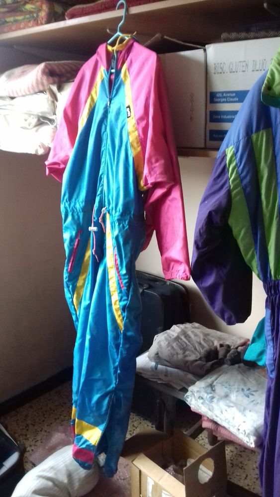 Lot de 2 combinaisons vintage de Ski + un blouson TTBEG 40 Th�ziers (30)