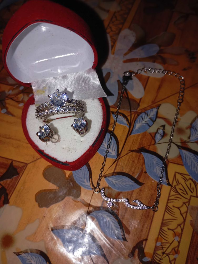 combin� de 3 bijoux pour femmes, en Argent et diamant Zircon. 85 Strasbourg (67)