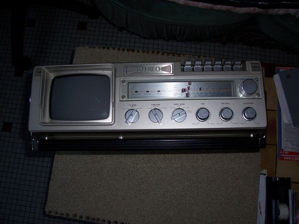 COMBINE RADIO CASSETTE TELEVISION 60 Soullans (85)