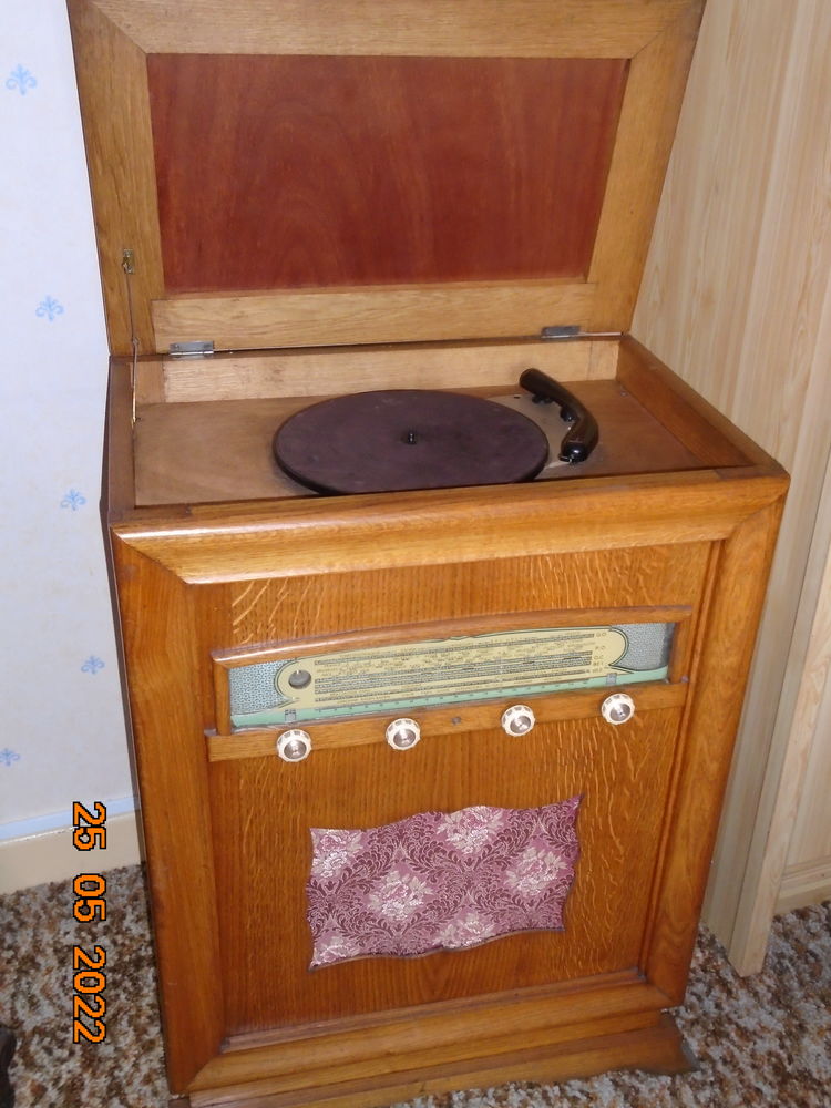 Combin� radio-tourne disque 0 Roisel (80)