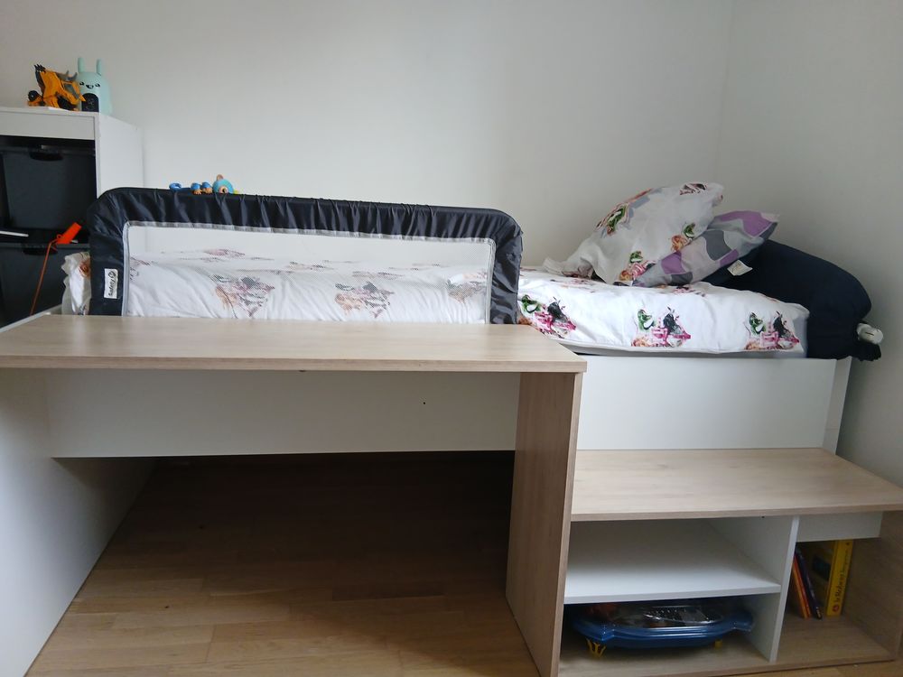 Lit combiner enfant mixte 
Comme neuf.
200 Aix-les-Bains (73)