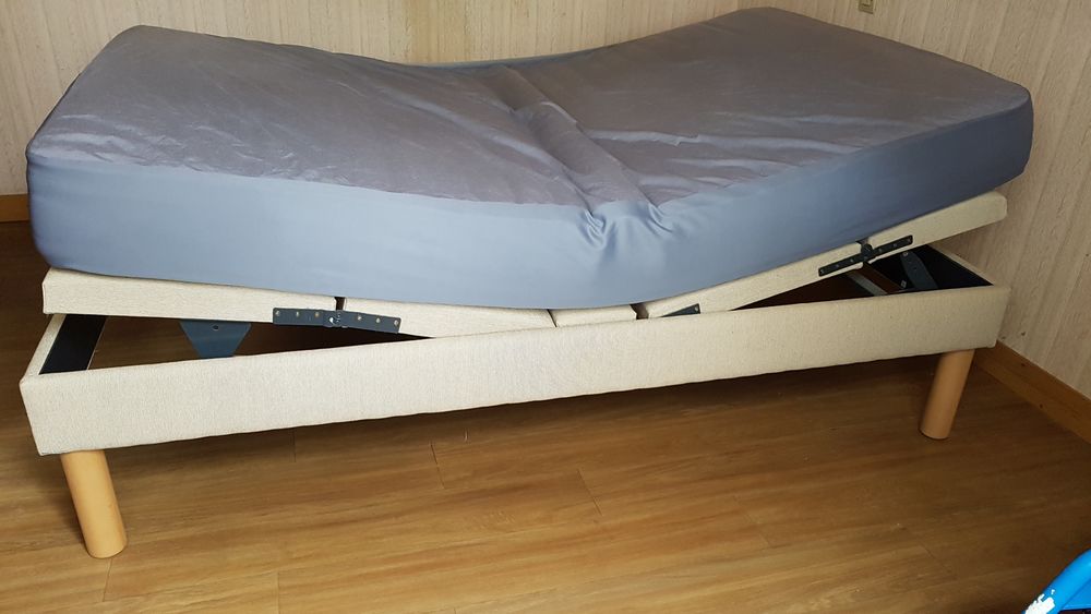 Lit � commande �lectrique et matelas dimension 120�190 450 Rouans (44)