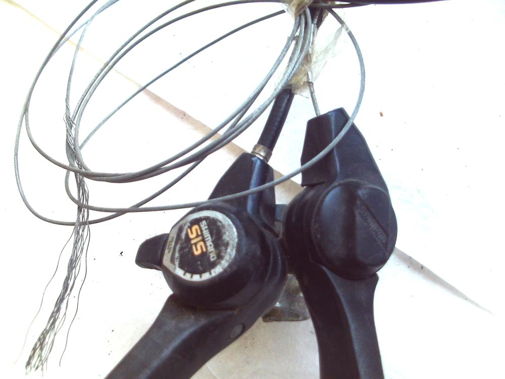 2 commandes de vitesse Shimano (sys) 10 Villeurbanne (69)