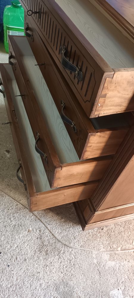 commode ann�es 40/50  relooker
430 Chabreloche (63)