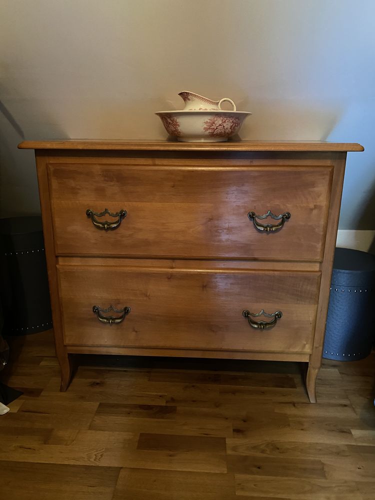 Commode artisanale en noyer massif 140 Les Moli�res (91)