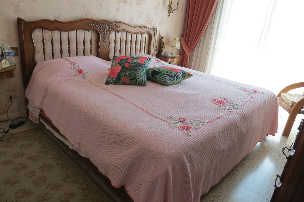 LIT ET COMMODE ASSORTI EN NOYER MASSIF 390 Cagnes-sur-Mer (06)