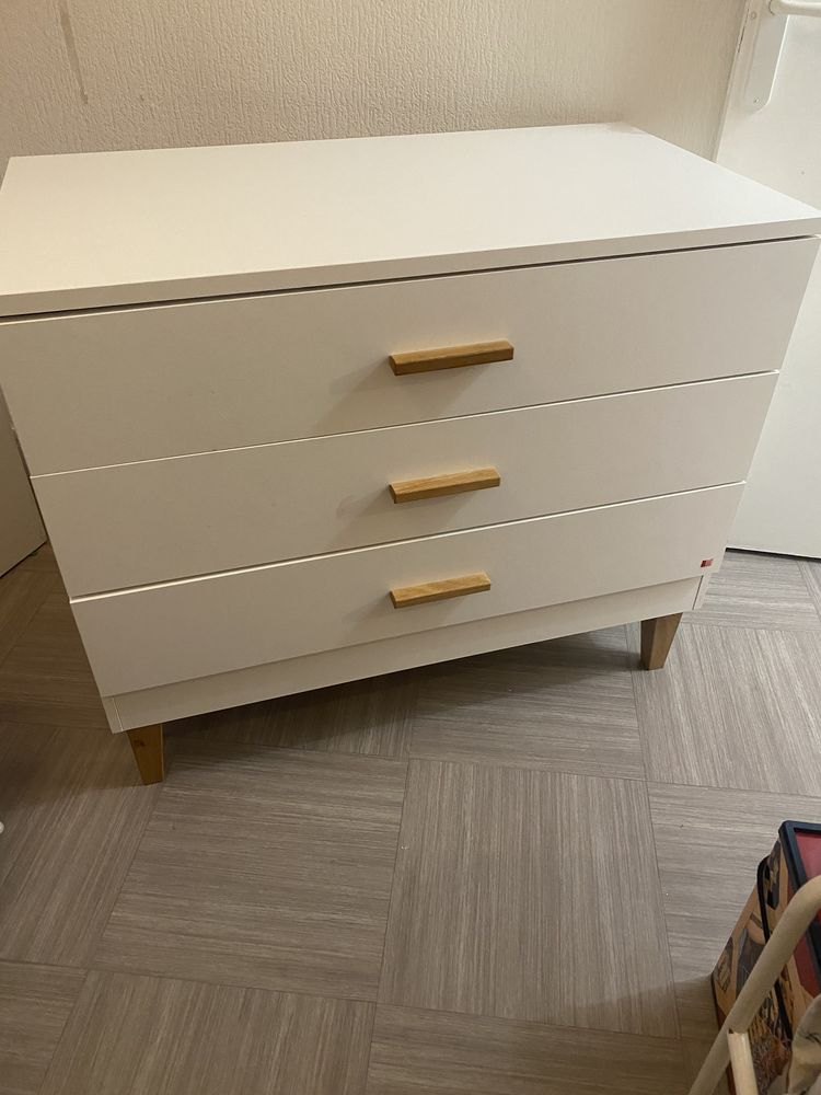 Commode VOX blanche lounge 260 Paris 19 (75)