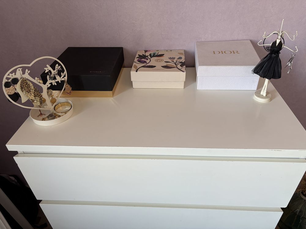 Commode blanche moderne �  4 tiroirs 45 Avignon (84)