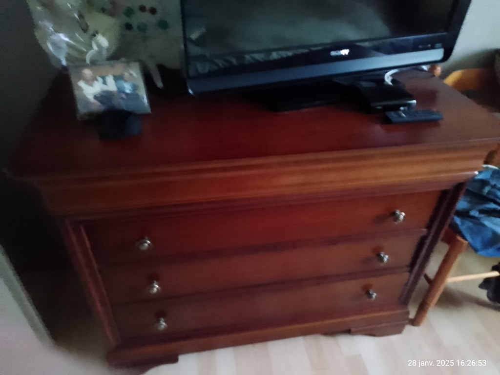 Commode en bois acajou 3 tiroirs 80 Veauche (42)