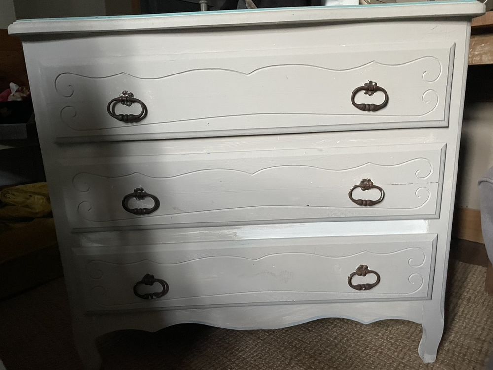 commode en bois peint 50 Laval-Roquecezi�re (12)