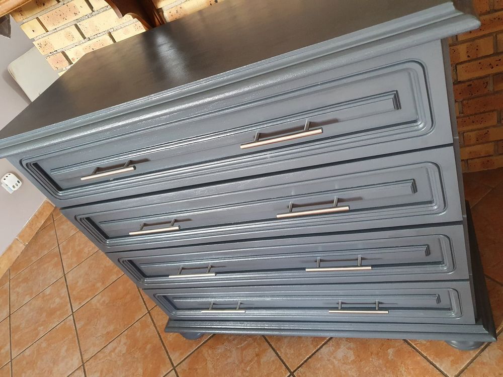 Commode en bois, relook�e 179 Ronchamp (70)