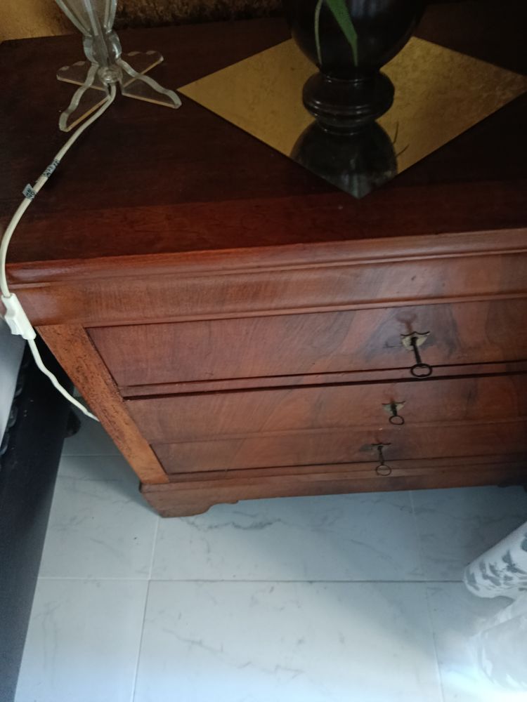 Commode de ch�teau avec cles 0 Cannes (06)