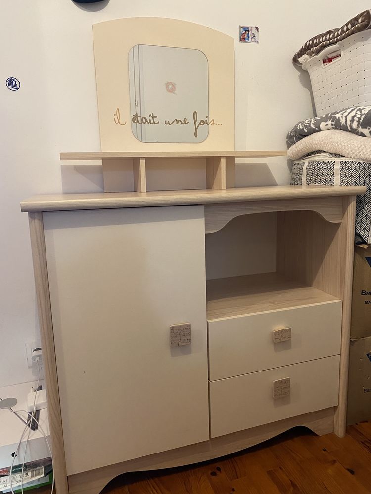 Commode Il �tait une fois..
100 D�cines-Charpieu (69)