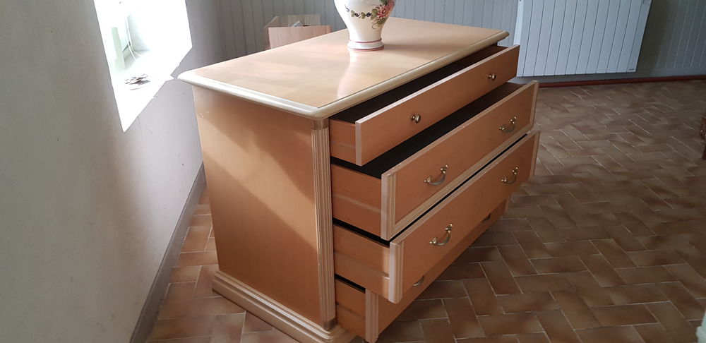 Commode laqu�e couleur p�che 40 Orgerus (78)